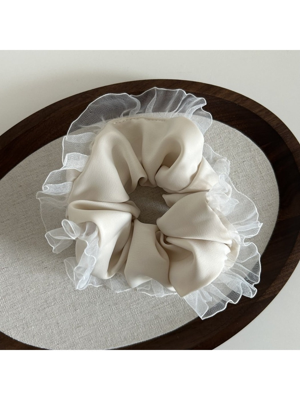 Gifty vintage tulle ruffle scrunchie in pastel color with delicate ruffles