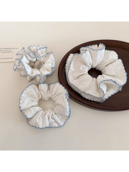 Gifty - Double Layer White Ruffle Edge Scrunchie