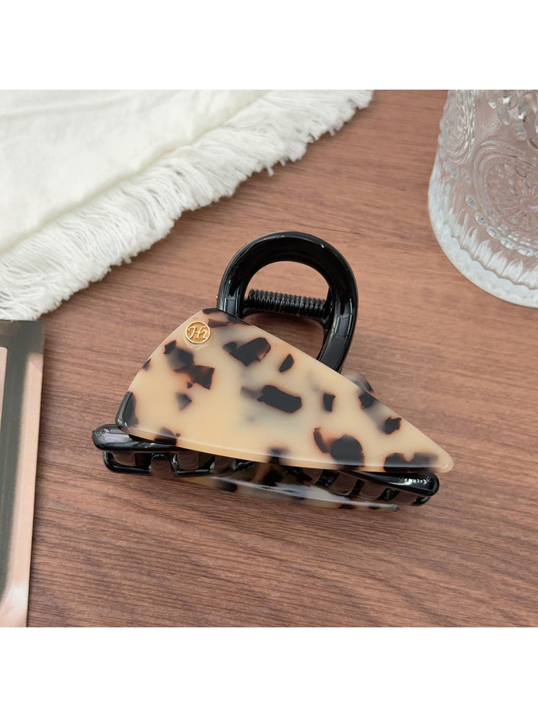 Beau - Stylish Triangular Acetate Hair Clip