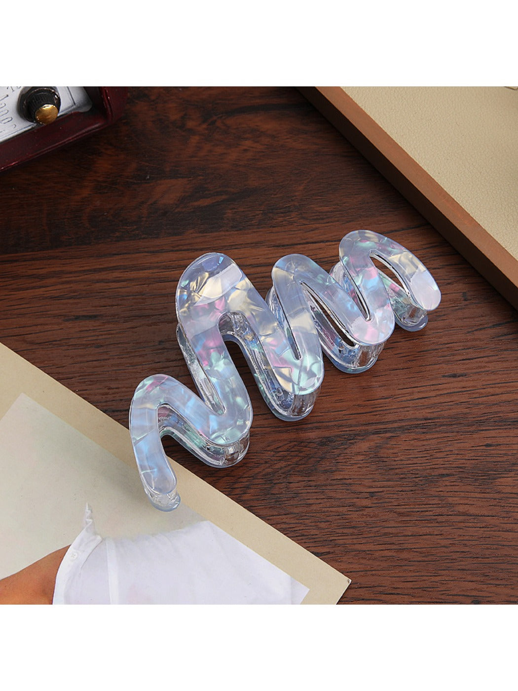 Beau - Cute Minimalist Wavy-Shaped Hair Clip