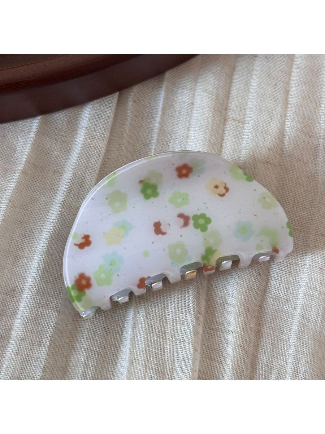 Beau - Simple Glossy Flower Pattern Acrylic Claw Clip