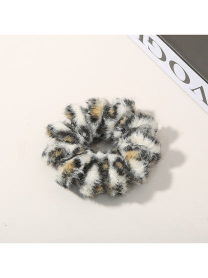 Gifty - Vintage Leopard Print Spiral Scrunchie