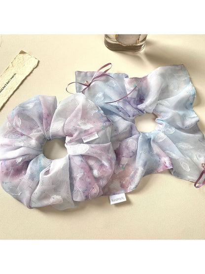 Gifty ombre scrunchie displayed on a white background showing fabric texture