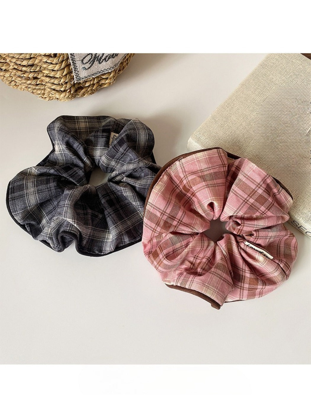 Gifty - Vintage Plaid Hair Tie