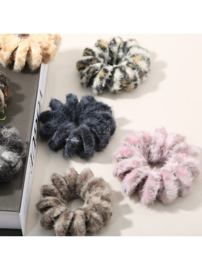 Gifty - Vintage Leopard Print Spiral Scrunchie