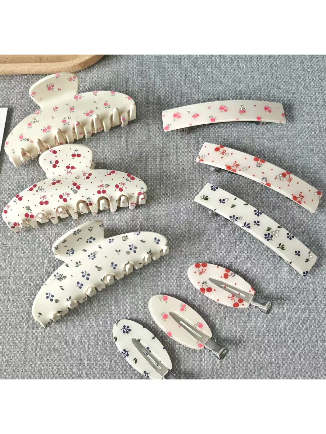 Beau - Star-Patterned Hair Clip