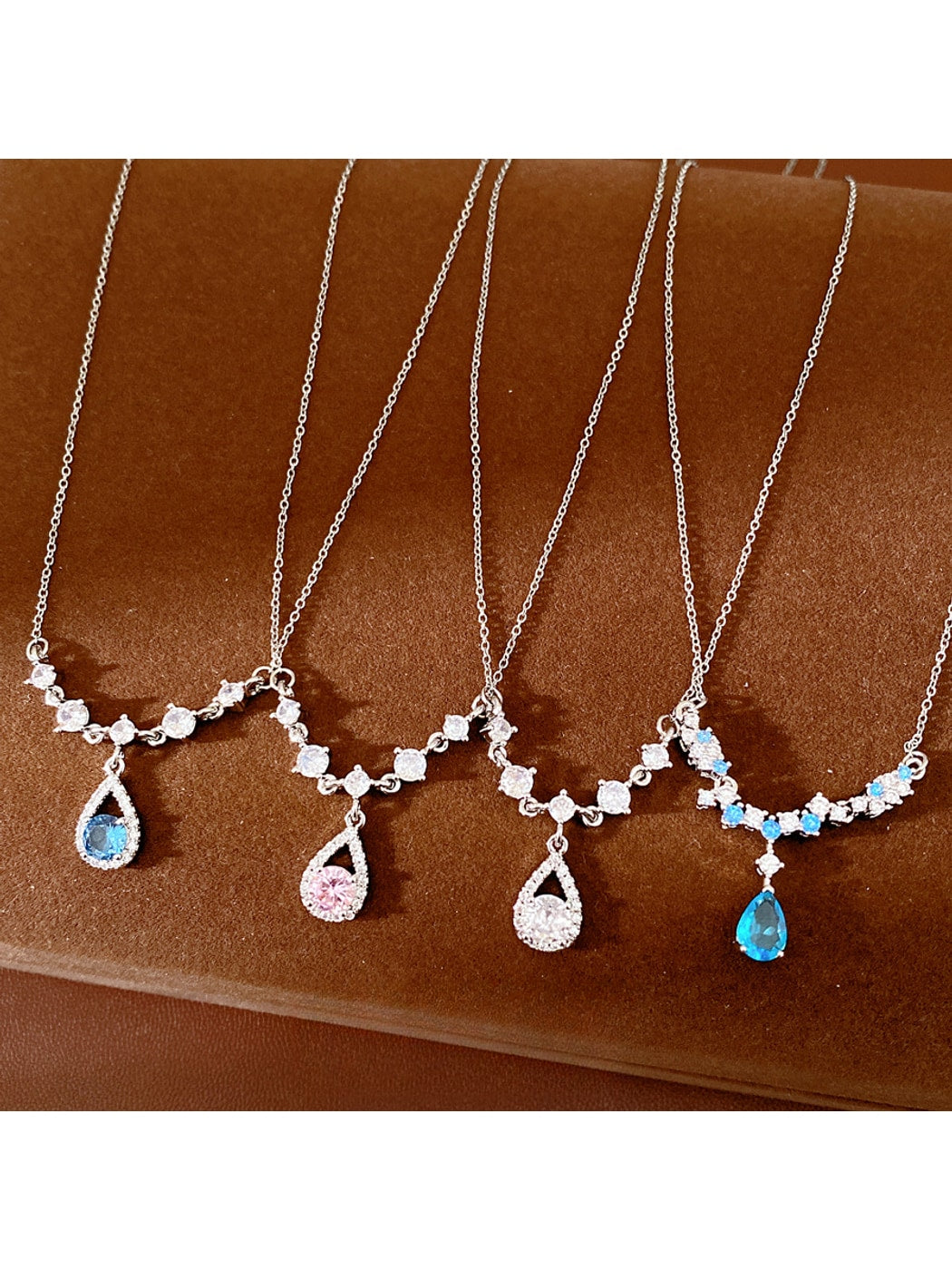 Nozari - Alloy Drop Pendant Clavicle Chain Necklace