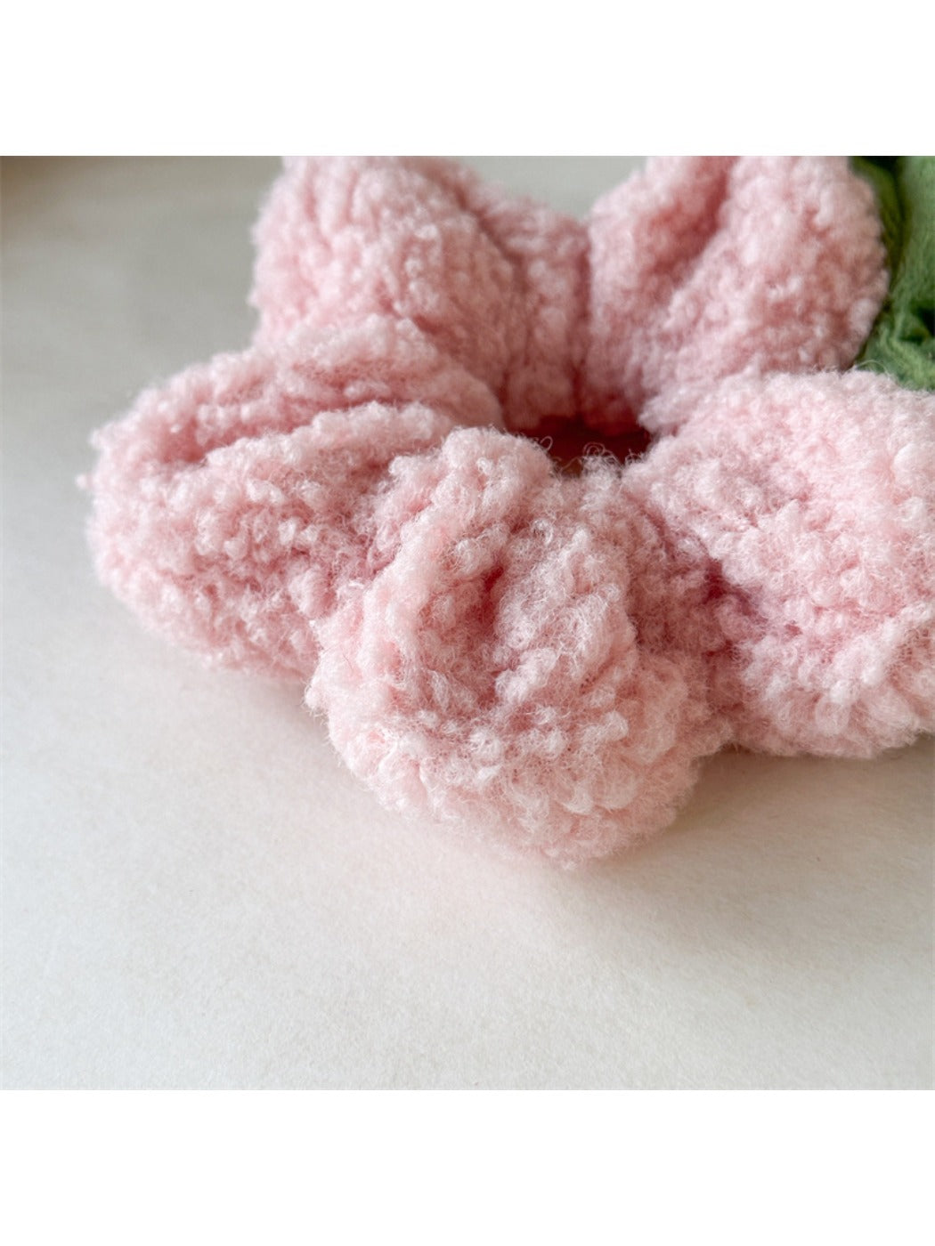 Gifty - Plush Flower Hair Tie