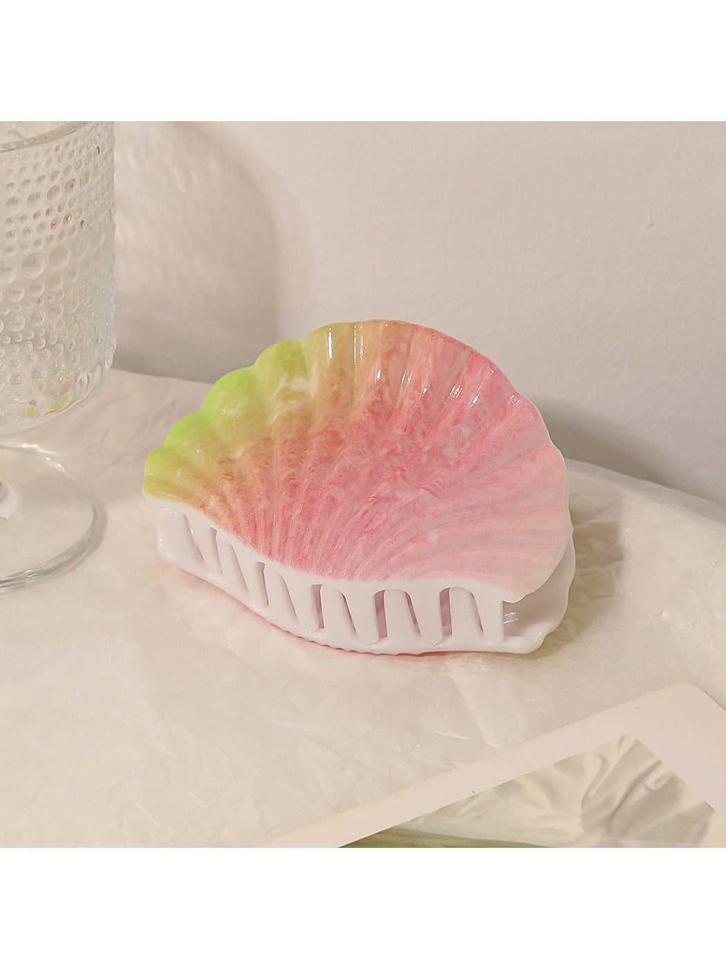 Beau - Stylish Seashell Shaped Hair Clip