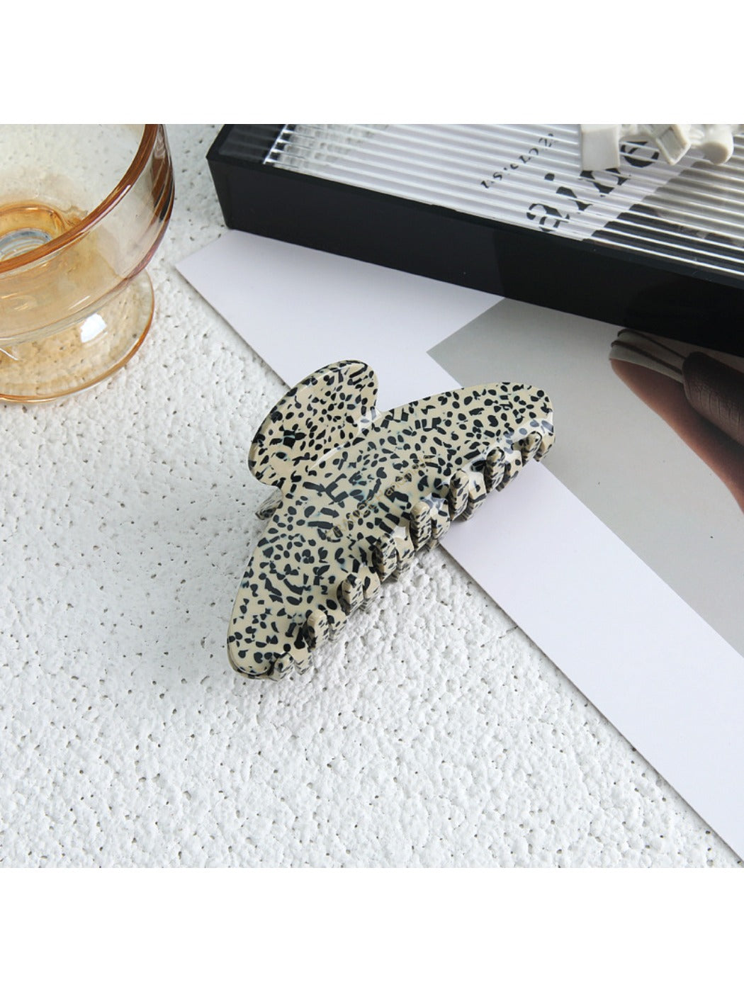 Beau - Minimalist Hair Claw Clip