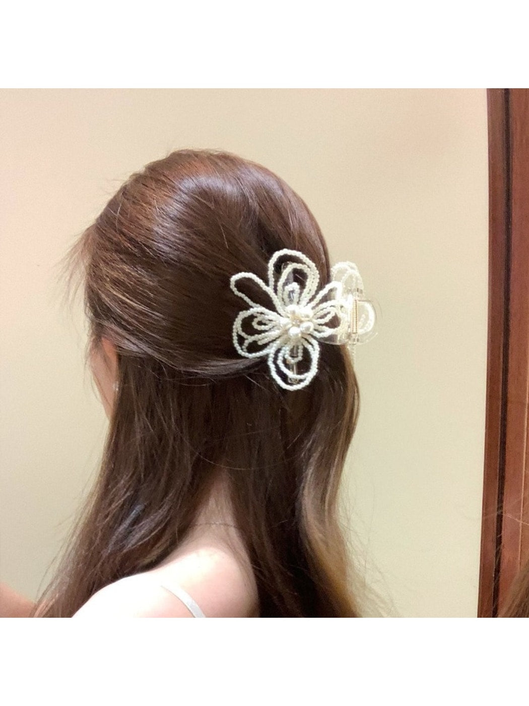 Beau - Flower Shape Beaded Decorative Claw Clip