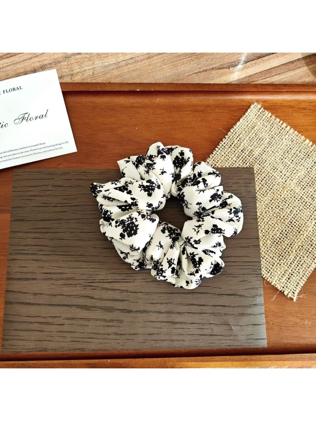 Gifty - Flower Print Polyester Elastic Hair Scrunchie