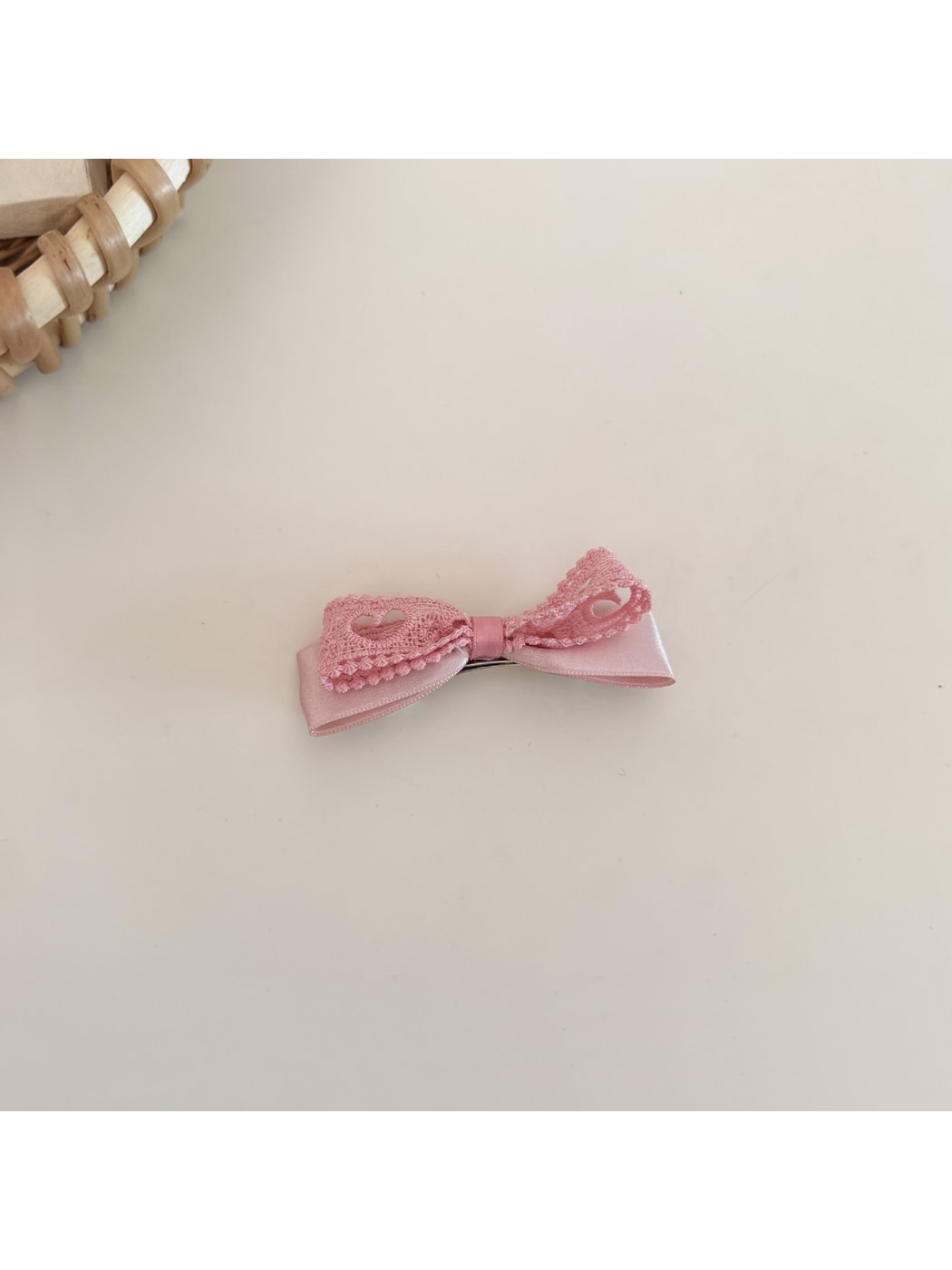 Gifty - Heart Cutout Bow Satin Scrunchie