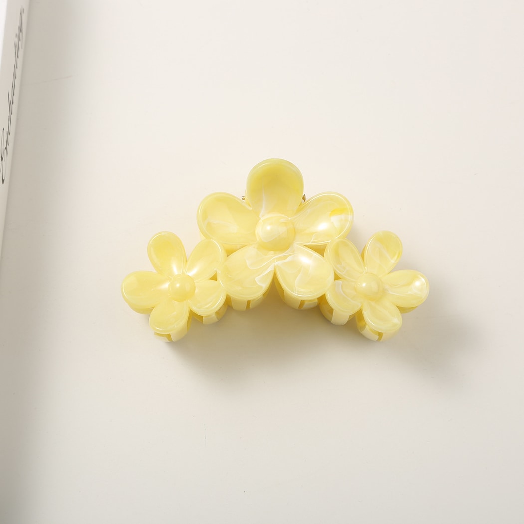 Beau - Marbled Three Flower Petal Claw Hair Clip