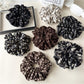 Gifty - Elegant Floral Pattern Scrunchie