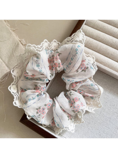 Gifty - Lace with Floral Print Scrunchie