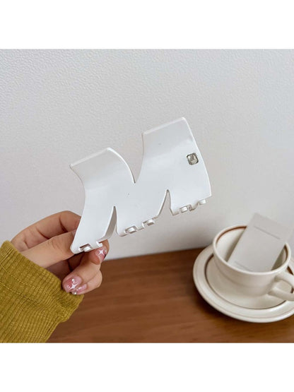 Beau - Minimalist M Shaped Hair Claw Clip