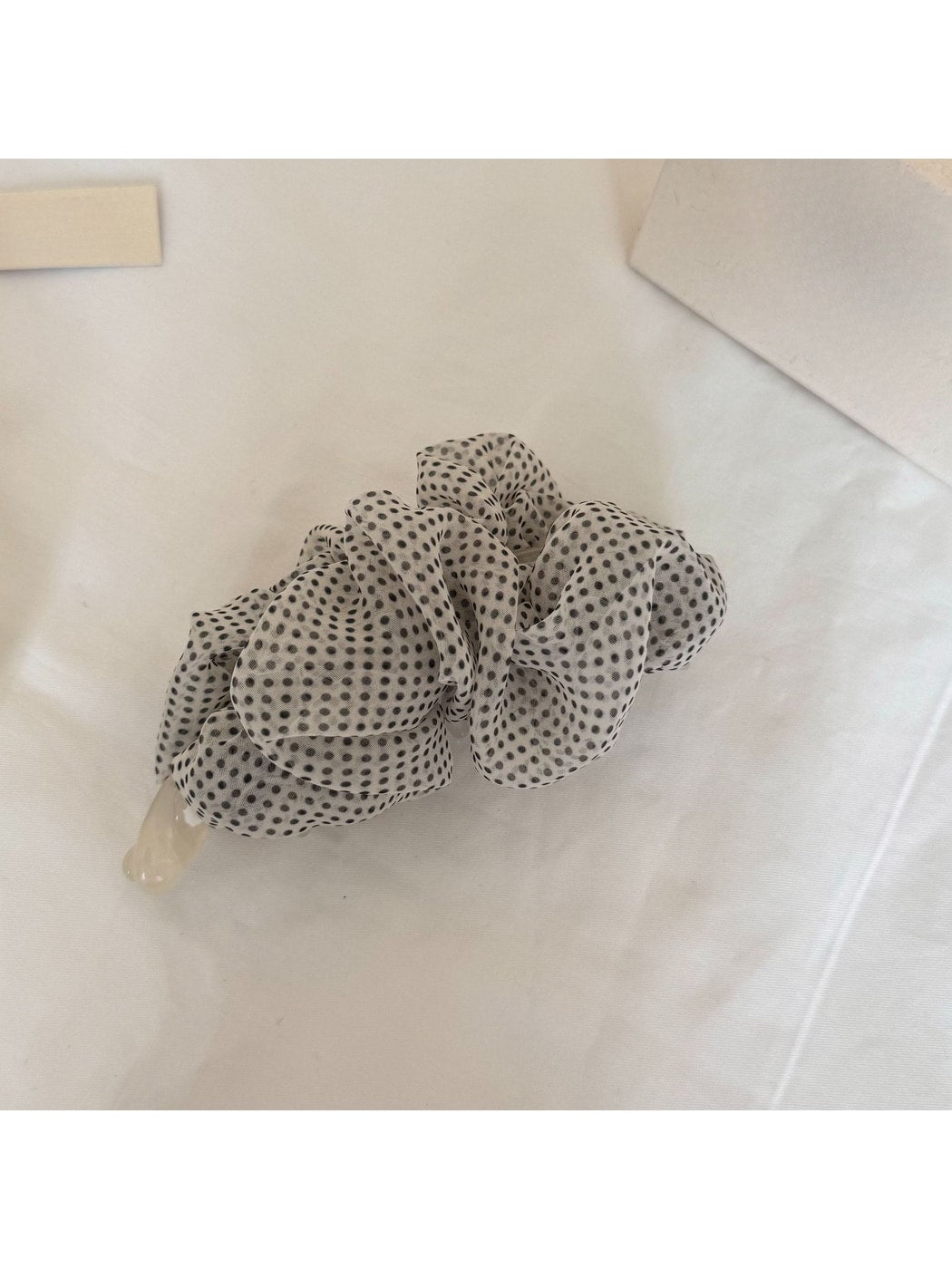 Beau - Cloud Shape Sheer Fabric Polka Dot Banana Clip
