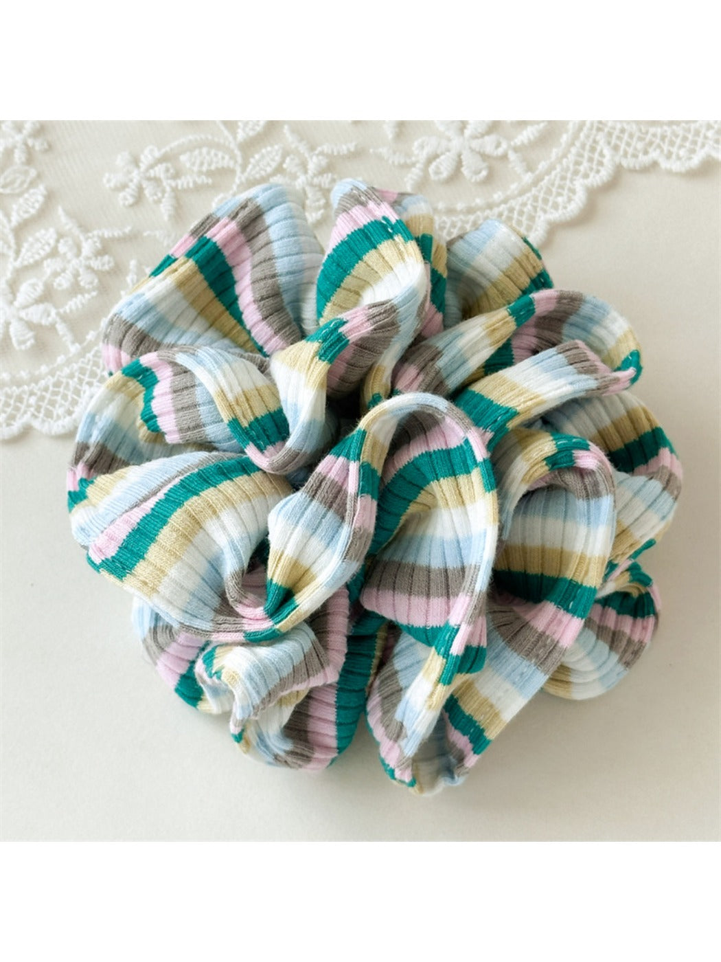 Gifty - Cute Versatile Color Blocking Scrunchie