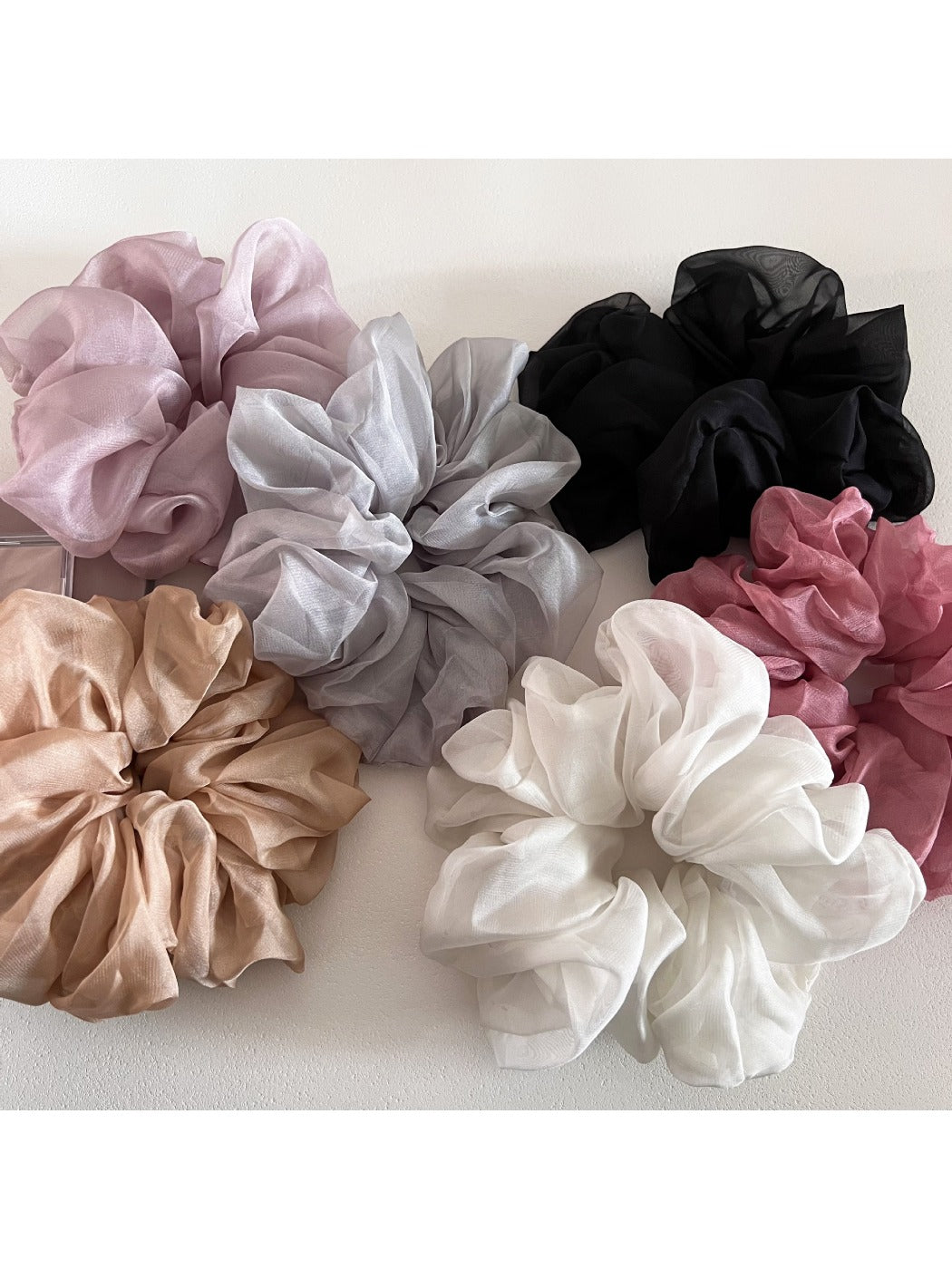 Gifty - Soft Voluminous Tulle Scrunchie