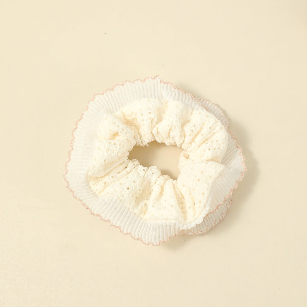 Gifty - Ruffled Lace Scrunchie