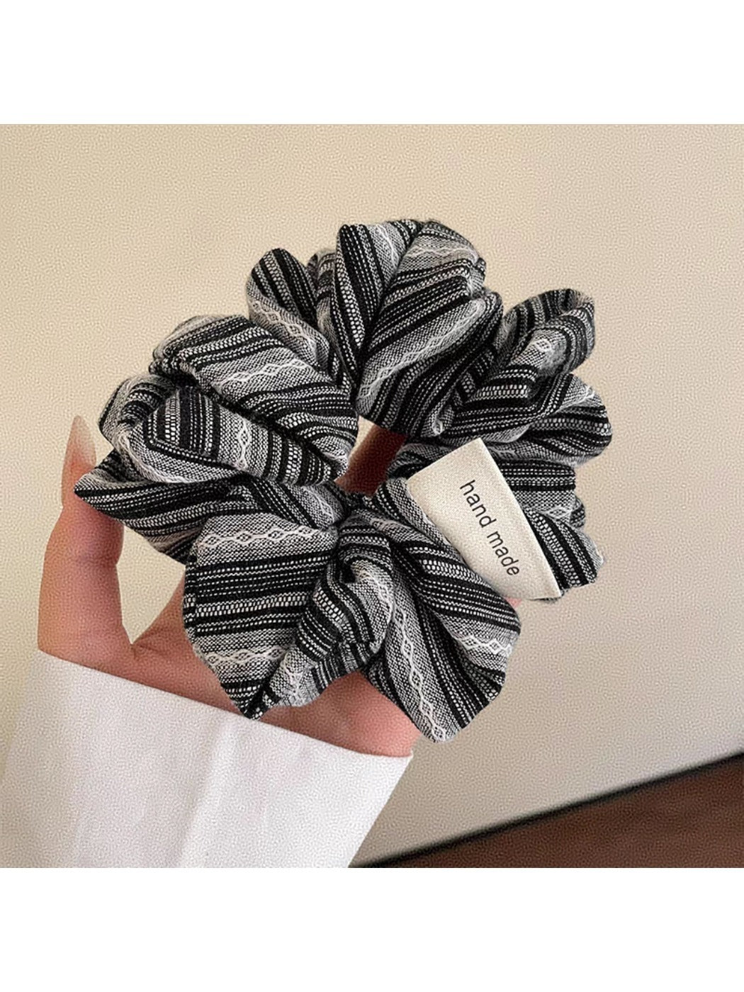 Gifty - Vintage Striped Hair Tie