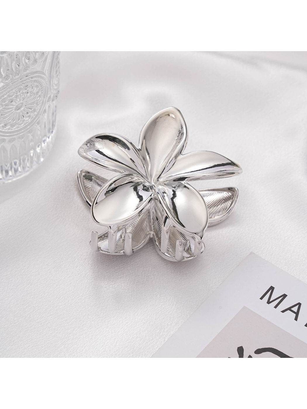 Beau - Sweet Flower Accent Zinc Alloy Hair Clip