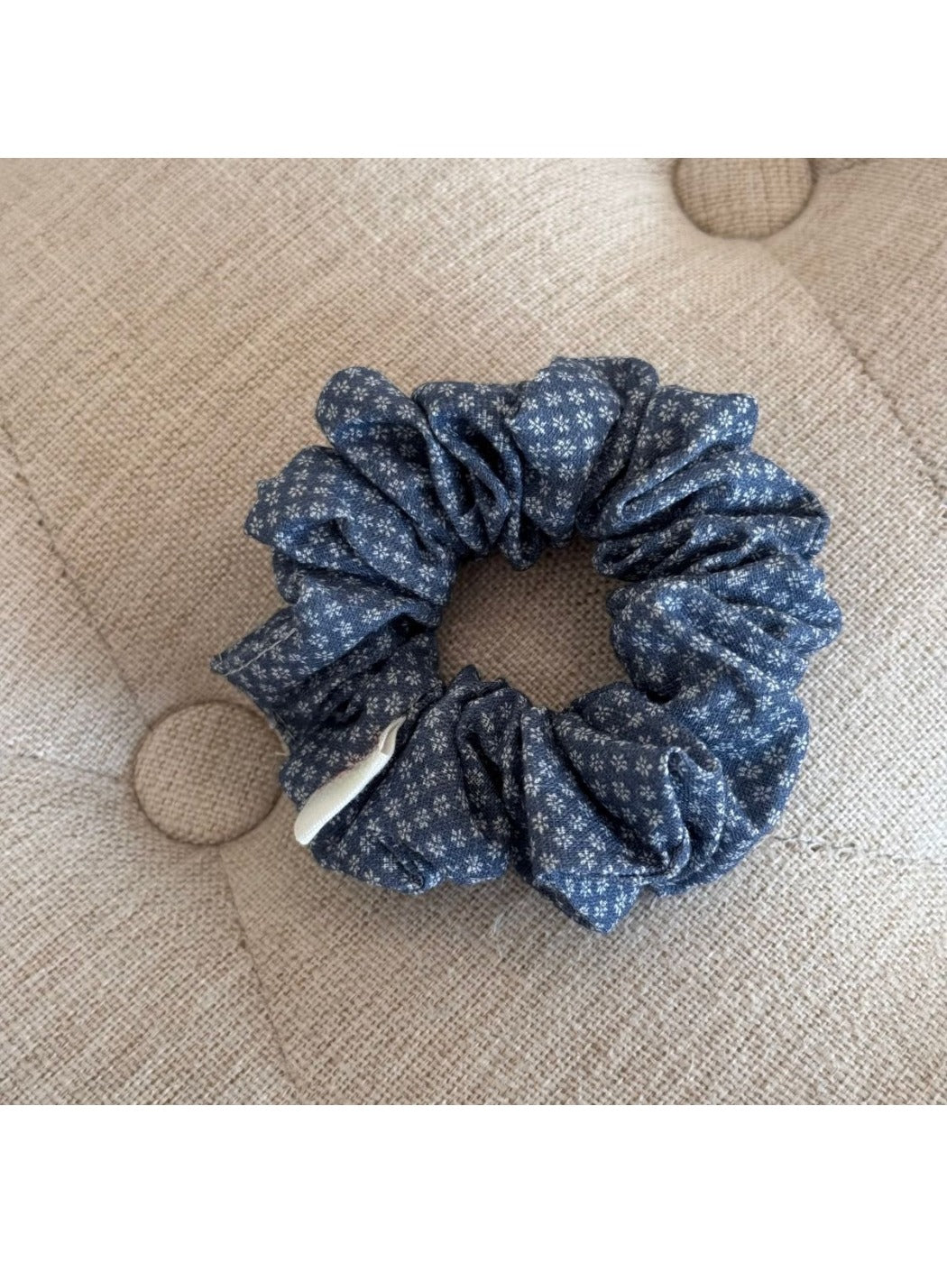 Gifty - Small Floral Print Scrunchie and Headband