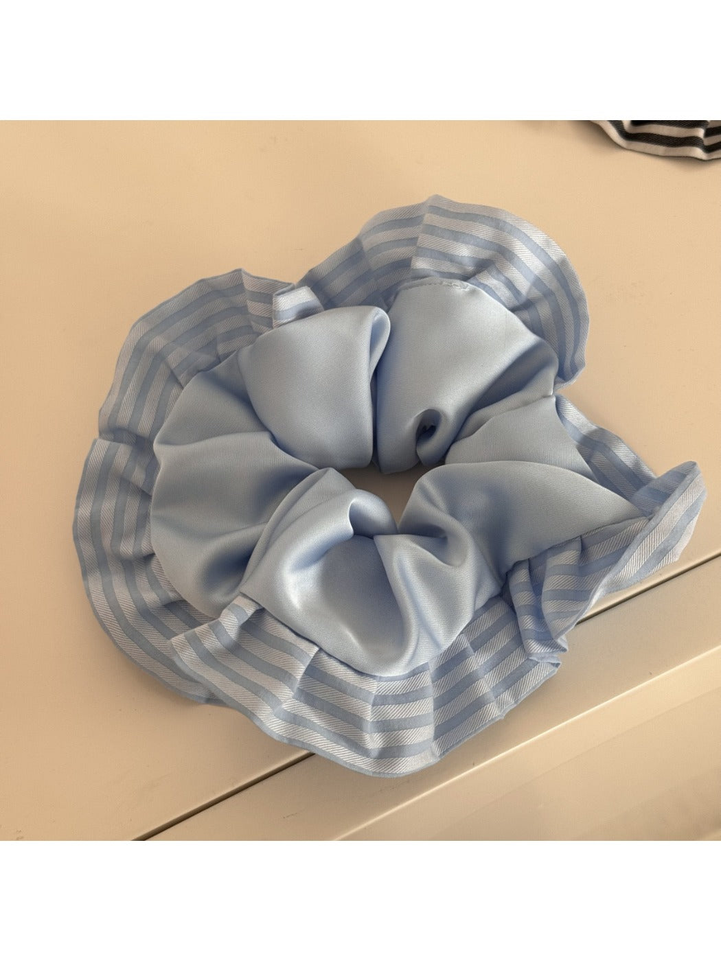 Gifty - Ruffled Edge Striped Satin Scrunchie