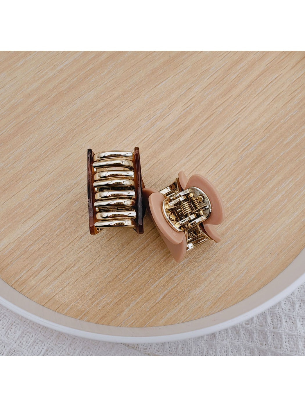 Beau medium half ponytail claw clip securing hair in a half ponytail style
