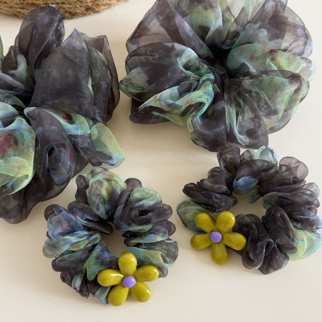 Gifty - Ruched Ink Wash Floral Detail Scrunchie