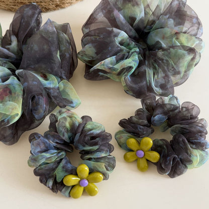 Gifty - Ruched Ink Wash Floral Detail Scrunchie