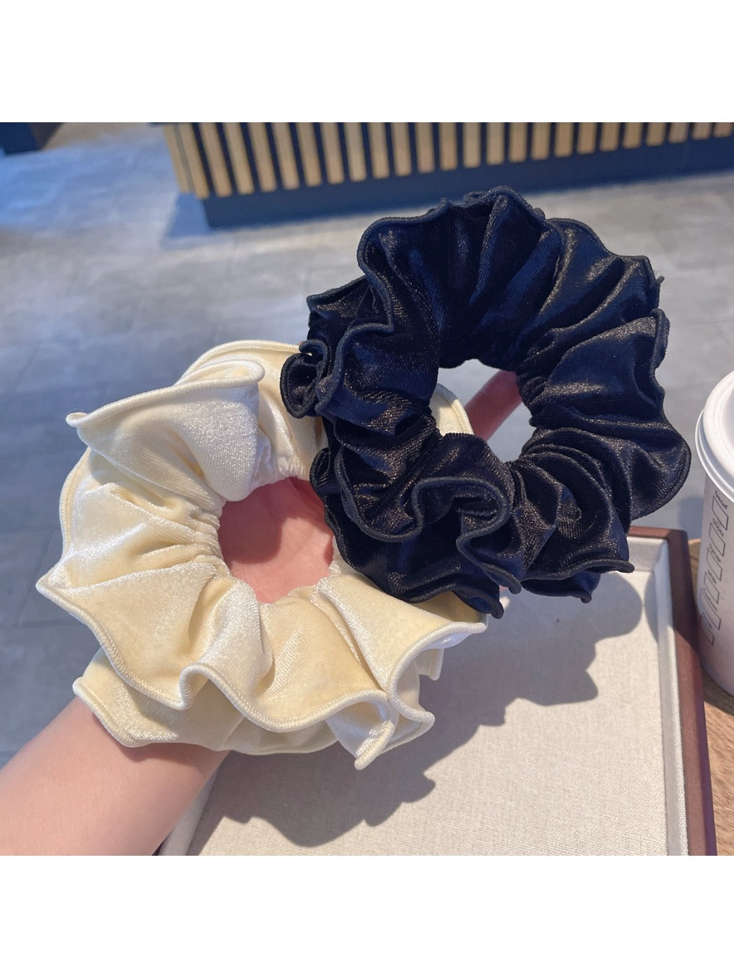 Gifty - Minimalist Solid Color Wave Scrunchies