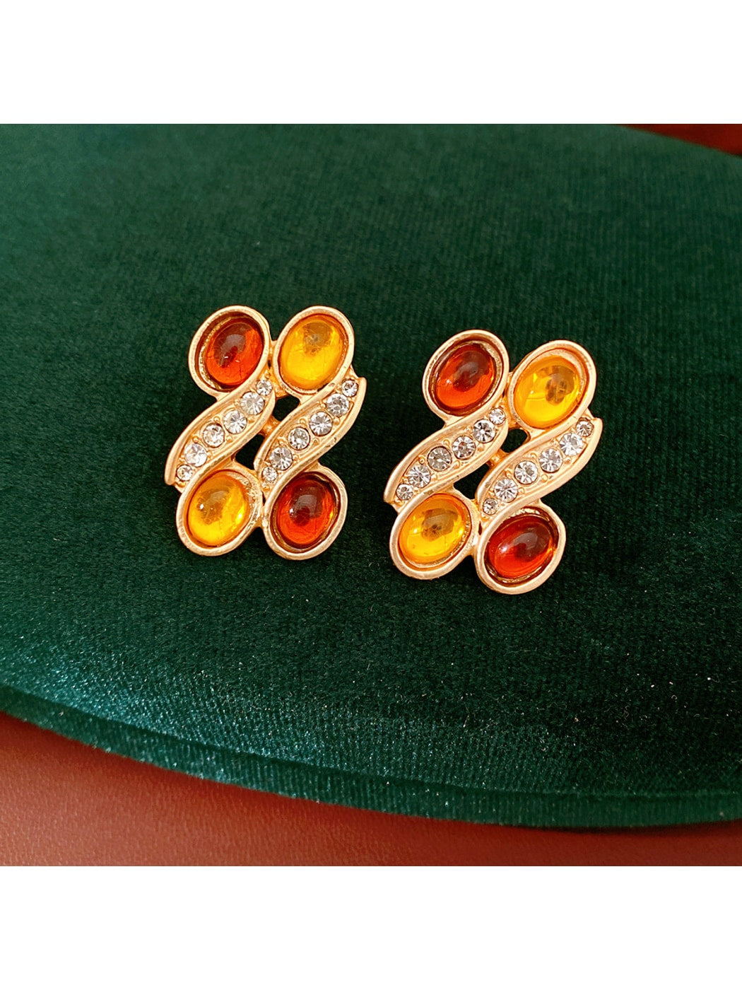 Nozari - Vintage Geometric Oval Rhinestone Necklace