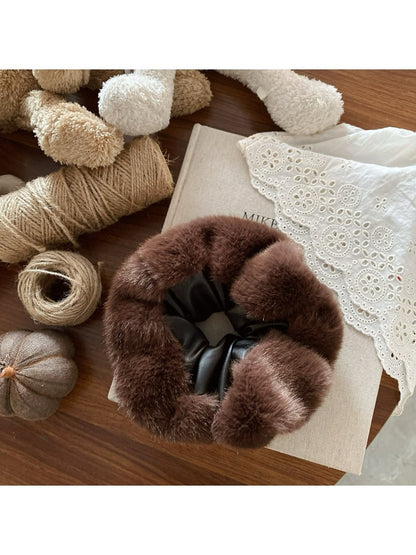 Gifty - Soft Plush Scrunchie Hair Ties