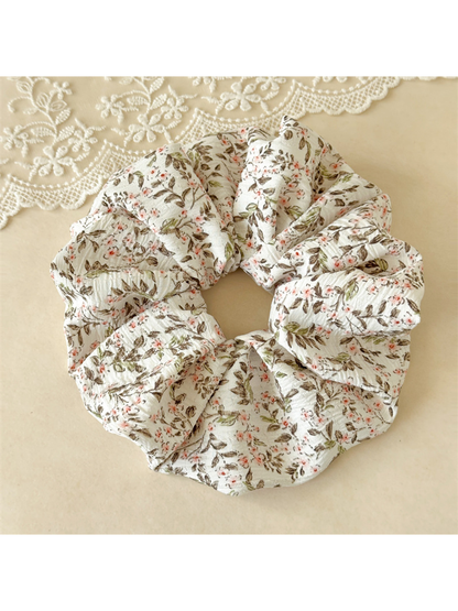 Gifty - Floral High Stretch Polyester Scrunchie