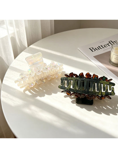 Beau - Alloy and Plastic Flower Design Claw Clip