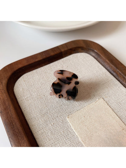 Beau - Mini Minimalist Half Moon Hair Claw Clip