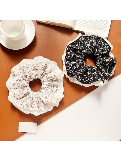 Gifty - Elegant Ditsy Floral Lace Trim Scrunchie