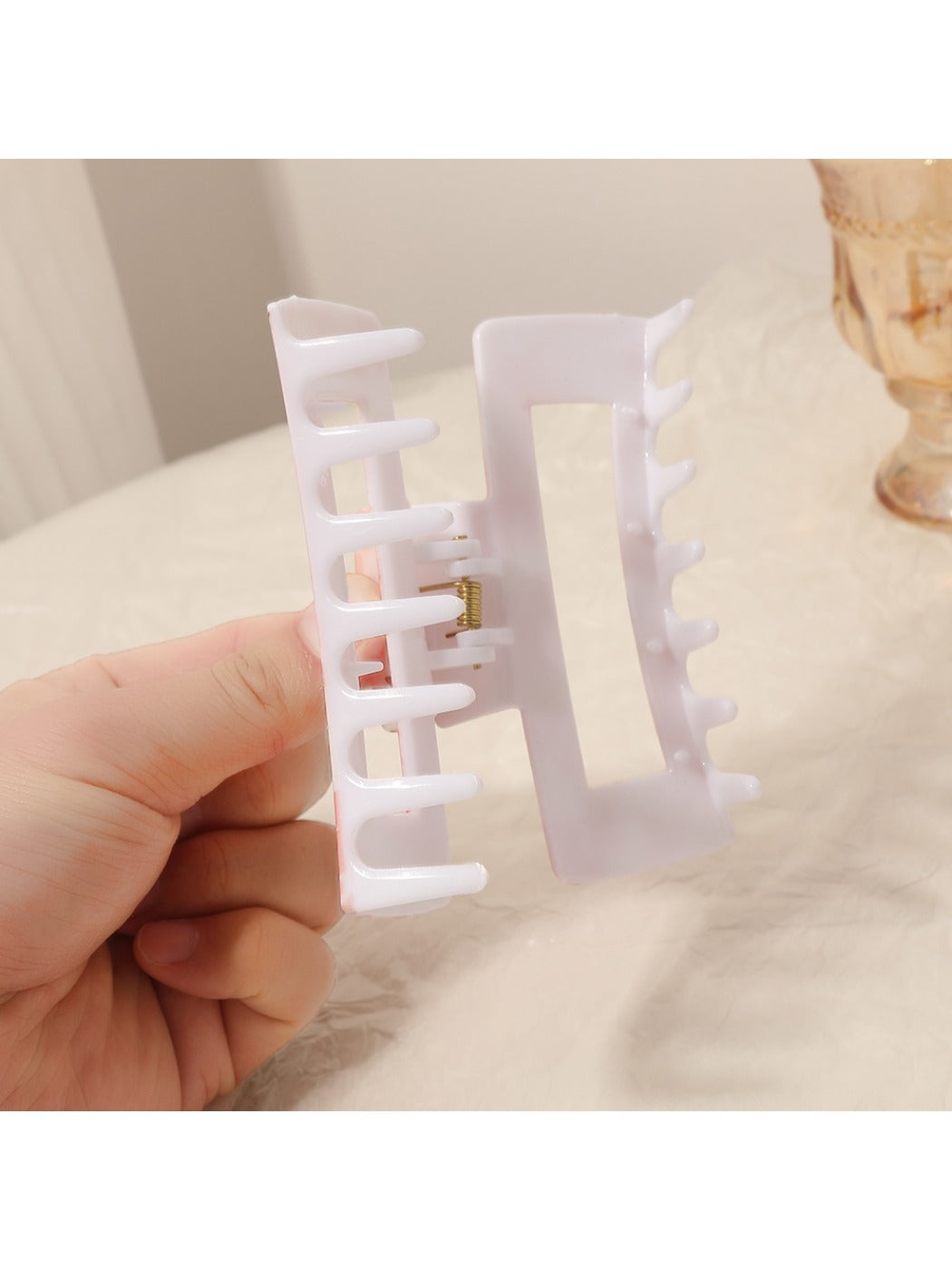Beau - Minimalist Rose Motif Claw Clip