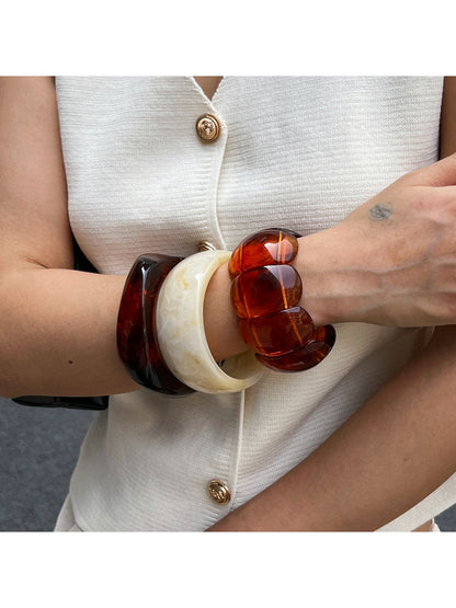Side view of Lovra ombre bracelet highlighting bead texture and clasp