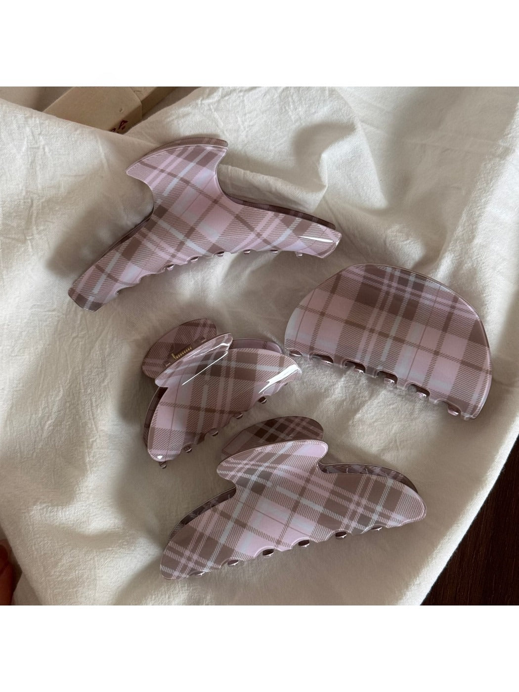Beau - Glossy Plaid Acrylic Curved Hair Claw Clip