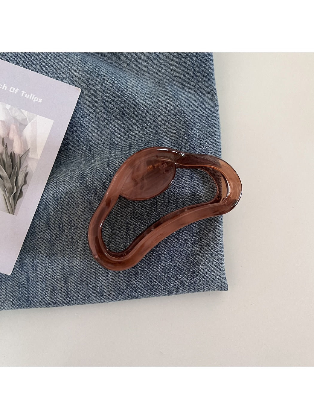 Beau - Solid Color Cloud Shaped Hollow Claw Clip