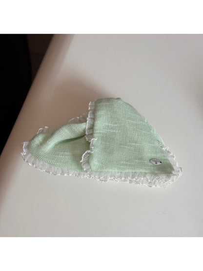 Beau - Sweet Style Triangle Ruffle Edge Claw Clip