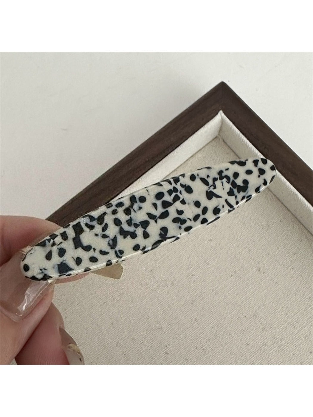 Beau - Willow Leaf-Shaped Hair Clip