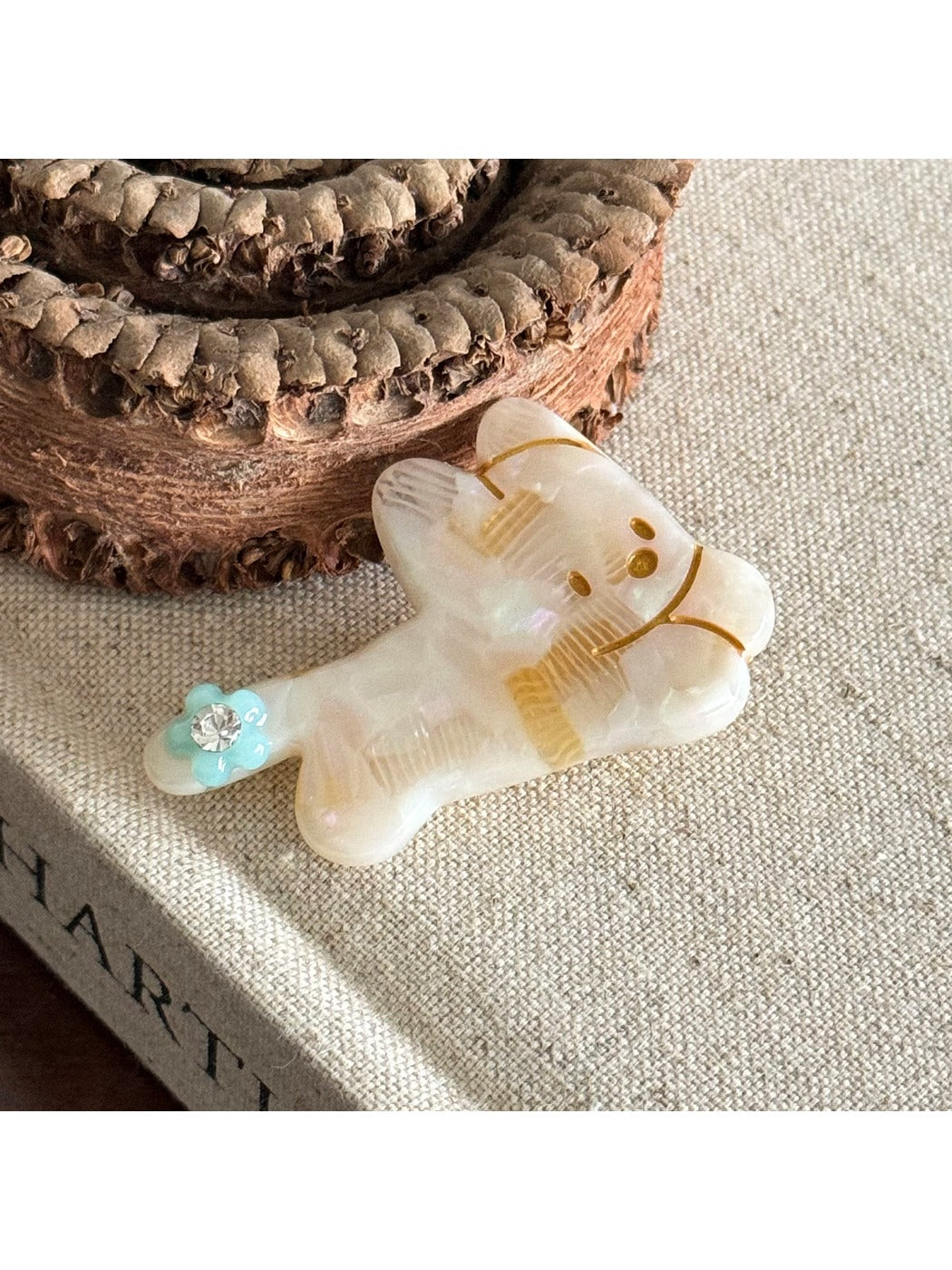Beau - Cute Dog-shaped Hairpin Made of Acetate