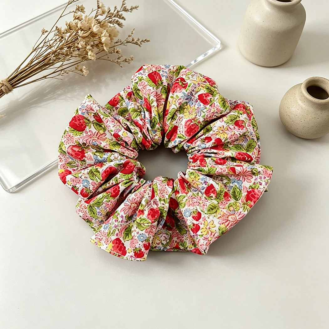 Gifty - Red Floral Print Polyester Scrunchie