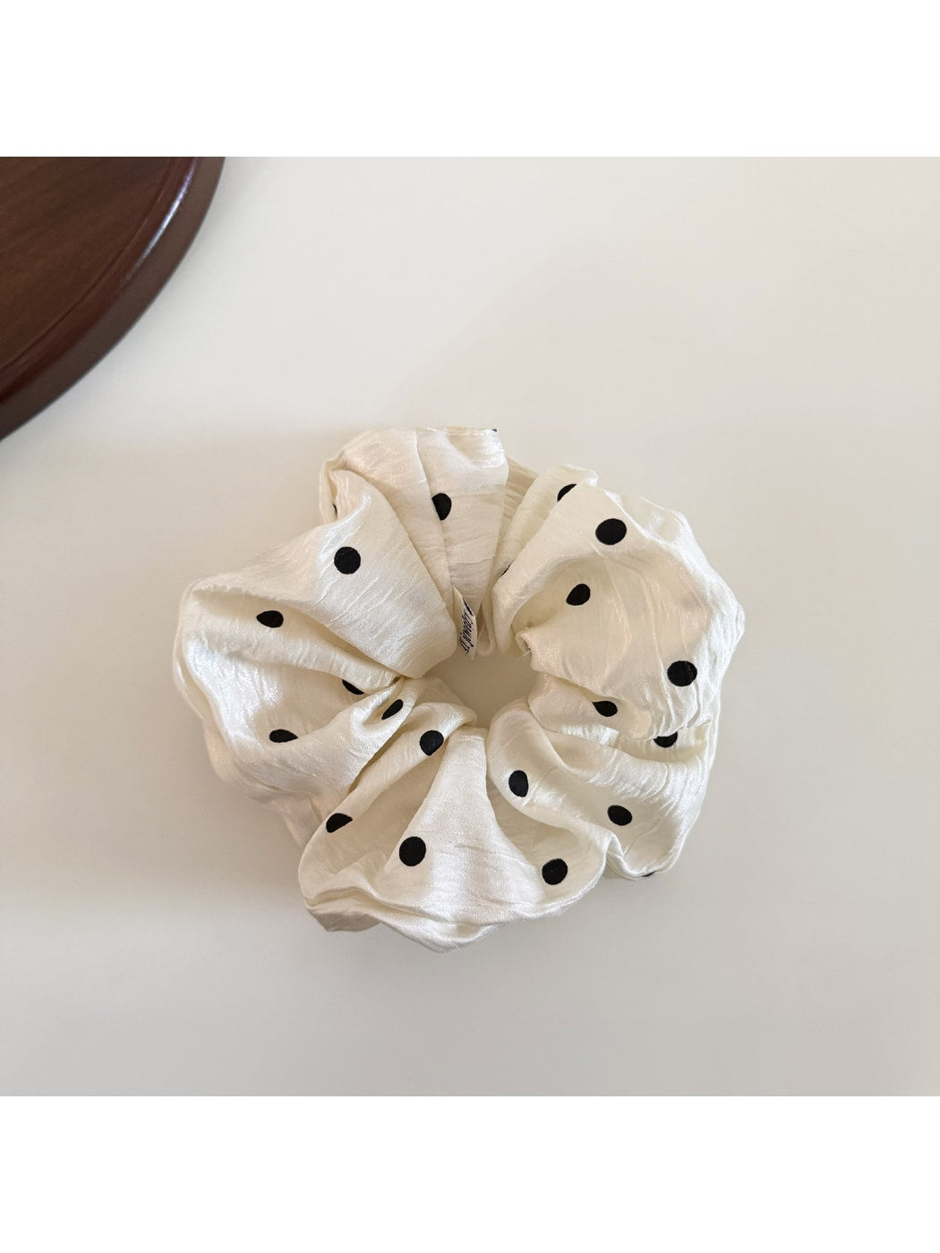 Gifty - Polyester Polka Dot Glossy Finish Scrunchie