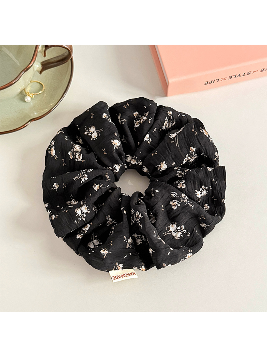 Gifty - Floral Ruffled Vintage Style Hair Scrunchie