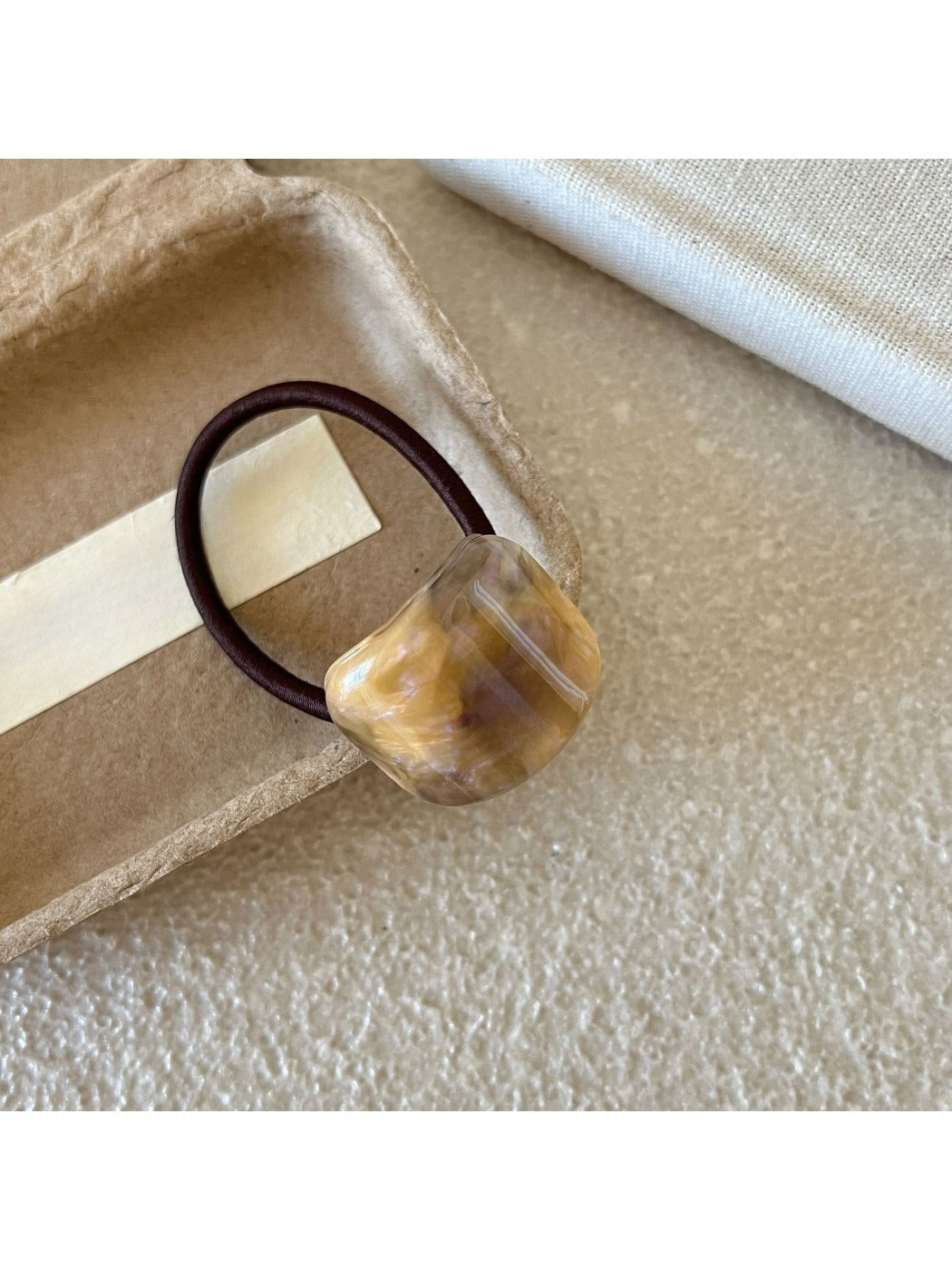 Gifty - Retro Geometric Cube Hair Tie